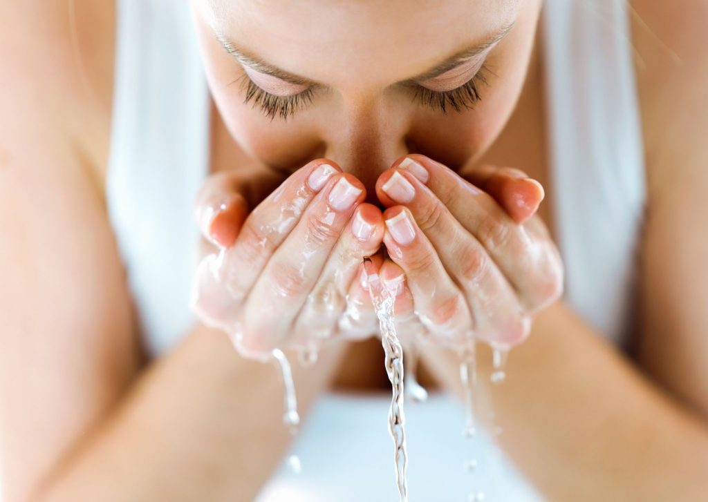 Gesichtspflege | So reinigen Sie Ihre Gesichtshaut richtig › Info-Seite -  medikamente-per-klick