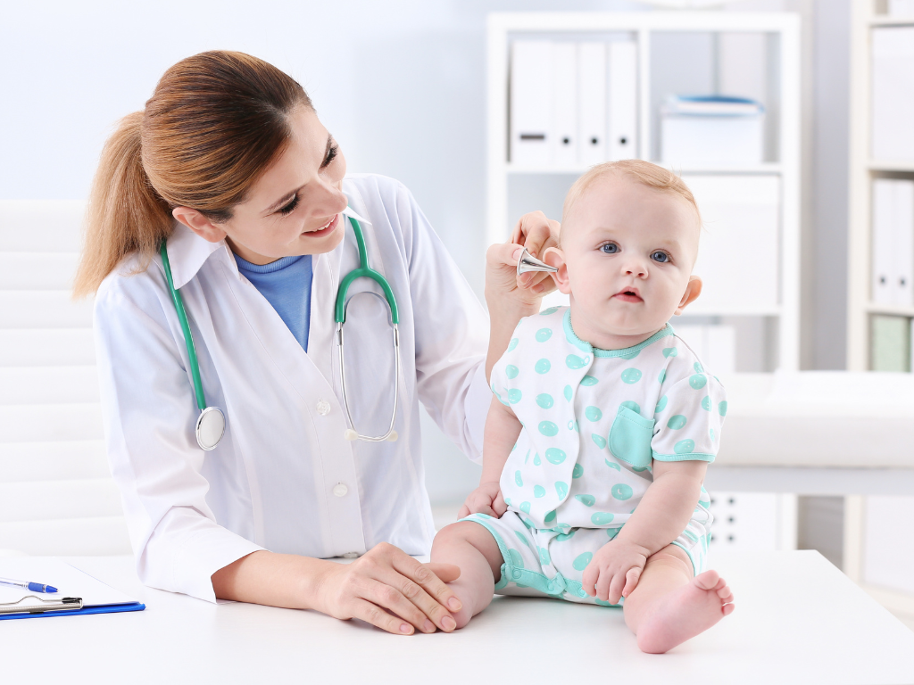 Baby bei der HNO-Ärztin